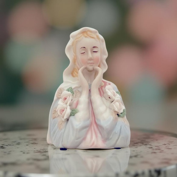 Unbranded Other - Mary Figurine